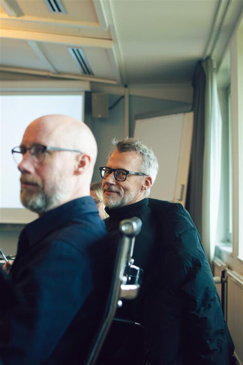 Thomas klurar bakom David